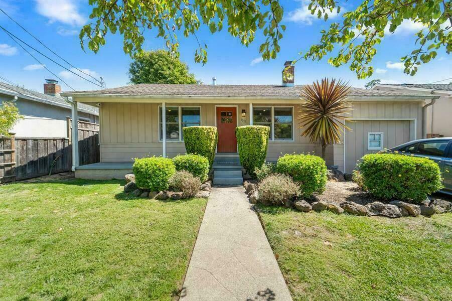 photo 1 of 1021 Larkspur Dr, Burlingame, CA 94010