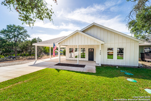 photo 1 of 725 Circleview Dr, Canyon Lake, TX 78133