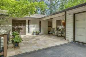 photo 1 of 2979 Dellwood Dr, Lake Oswego, OR 97034
