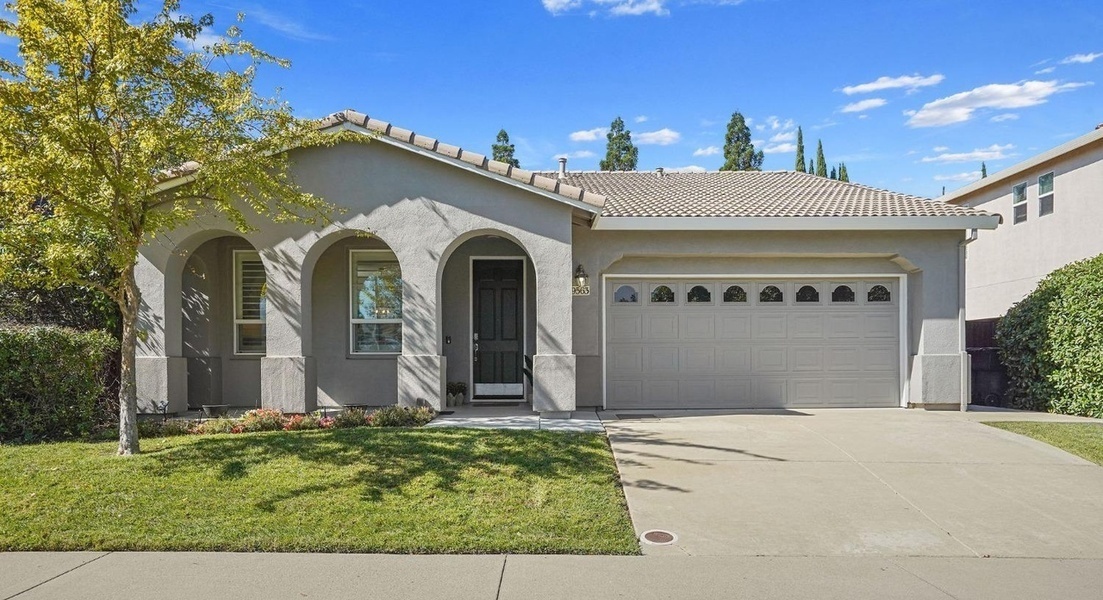 photo 1 of 9563 Highland Park Dr, Roseville, CA 95678