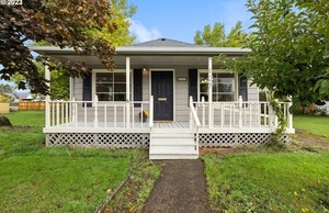 photo 1 of 137 SW Madison St, Sheridan, OR 97378