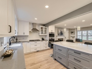 photo 1 of 9294 N Surrey Dr, Castle Rock, CO 80108
