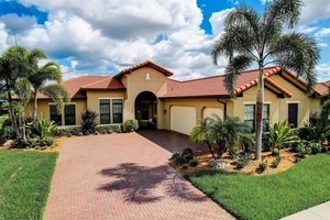 photo 1 of 10924 Bullrush Dr, Venice, FL 34293