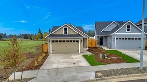 photo 1 of 880 Laurel Place, Silverton, OR 97381