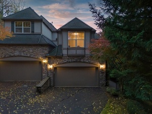 photo 1 of 4690 Auburn Ln, Lake Oswego, OR 97035