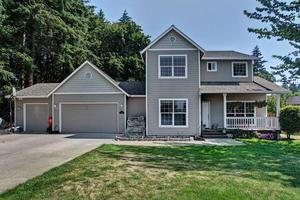 photo 1 of 405 C St, Columbia City, OR 97018