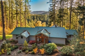 photo 1 of 18650 S Lyons Rd, Oregon City, OR 97045