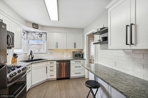 photo 1 of 6520 W Franklin Ave, Saint Louis Park, MN 55426