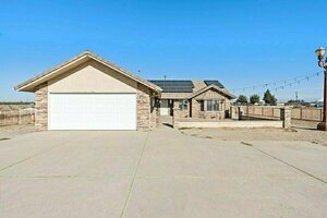 photo 1 of 5660 E Nebraska Ave, Selma, CA 93662