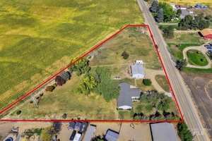 photo 1 of 25201 Middleton Rd, Middleton, ID 83644