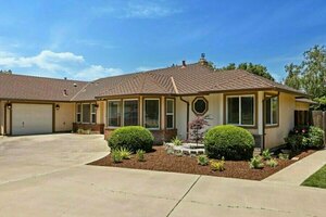 photo 1 of 1513 Crom St, Manteca, CA 95337