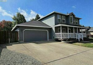 photo 1 of 2068 Lemuria St, Eugene, OR 97402