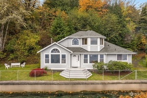 photo 1 of 9026 SE Fragaria Rd, Olalla, WA 98359