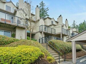 photo 1 of 20905 Fawn Ct Unit 33, West Linn, OR 97068