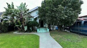 photo 1 of 950 W 46th St, Los Angeles, CA 90037