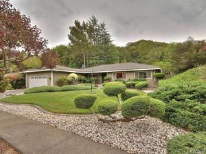 photo 1 of 567 Fairway Dr, Novato, CA 94949