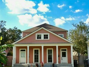 photo 1 of 2041 S Chippewa St, New Orleans, LA 70130