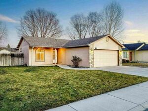 photo 1 of 810 Sioux Ave, Emmett, ID 83617