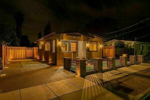 photo 1 of 520 B St, Hollister, CA 95023