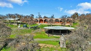 photo 1 of 38176 Cardinal Ln, Squaw Valley, CA 93675
