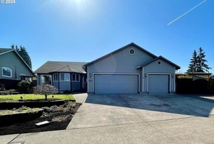 photo 1 of 1645 Daugherty Ave, Cottage Grove, OR 97424
