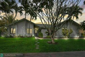 photo 1 of 10377 185th St S, Boca Raton, FL 33498