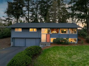photo 1 of 1790 Hillcrest Dr, West Linn, OR 97068