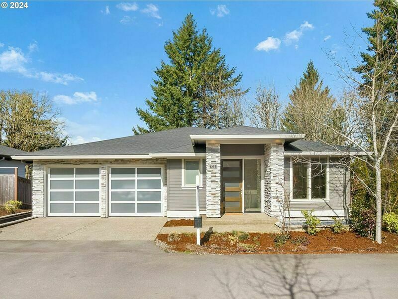 photo 1 of 893 Cedar St, Lake Oswego, OR 97034