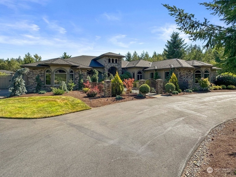 photo 1 of 16519 SE 326th St, Auburn, WA 98092