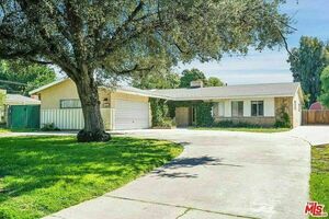 photo 1 of 9732 Orcas Ave, Sunland, CA 91040