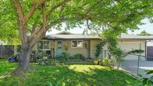 photo 1 of 10501 Mills Acres Cir, Rancho Cordova, CA 95670