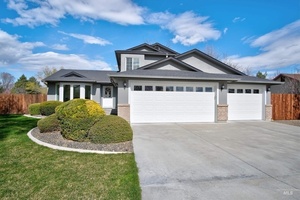 photo 1 of 2512 Arapahoe Ct, Nampa, ID 83686