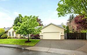 photo 1 of 12711 SE Ott St, Clackamas, OR 97015