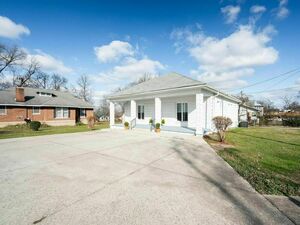 photo 1 of 507 E Lane St, Shelbyville, TN 37160