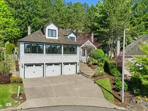 photo 1 of 19099 Megan Place, Lake Oswego, OR 97034