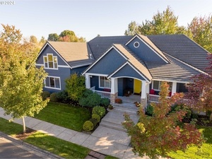 photo 1 of 825 Mckenzie Crest Dr, Springfield, OR 97477