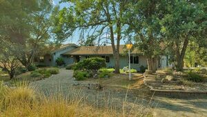 photo 1 of 30946 Little Sandy Rd, Prather, CA 93651