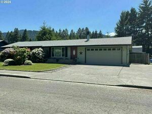photo 1 of 47722 W 1st St, Oakridge, OR 97463