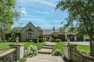 photo 1 of 3803 Westchester Dr, Roseville, CA 95747