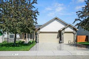 photo 1 of 210 S Lancaster Dr, Nampa, ID 83686