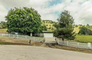 photo 1 of 6991 Rodeo Dr, Sanger, CA 93657