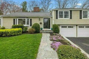 photo 1 of 16 Shorewood Rd, Marblehead, MA 01945