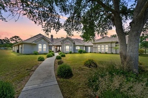 photo 1 of 14797 Feather Woods Ln, Prather, CA 93651