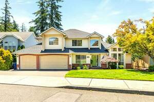 photo 1 of 12712 SE Ott St, Clackamas, OR 97015