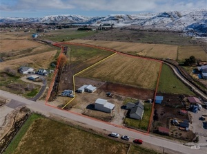 photo 1 of 3624 Wills Rd, Emmett, ID 83617