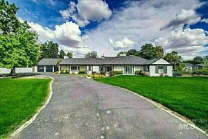 photo 1 of 2013 S 10th Ave, Caldwell, ID 83605