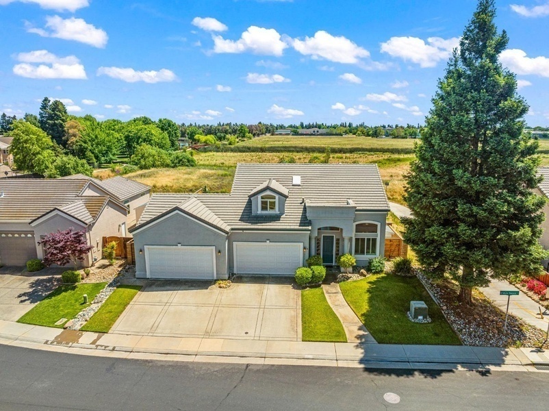 photo 1 of 8859 White Peacock Way, Elk Grove, CA 95624