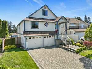 photo 1 of 1216 S 74th St, Tacoma, WA 98408