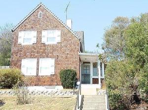 photo 1 of 132 B St, Vallejo, CA 94590