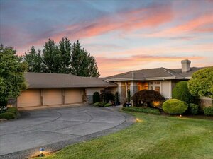 photo 1 of 450 SE Arrow Creek Lane, Gresham, Oregon 97080